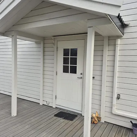Summer Apartment With Terrace In Grimstad